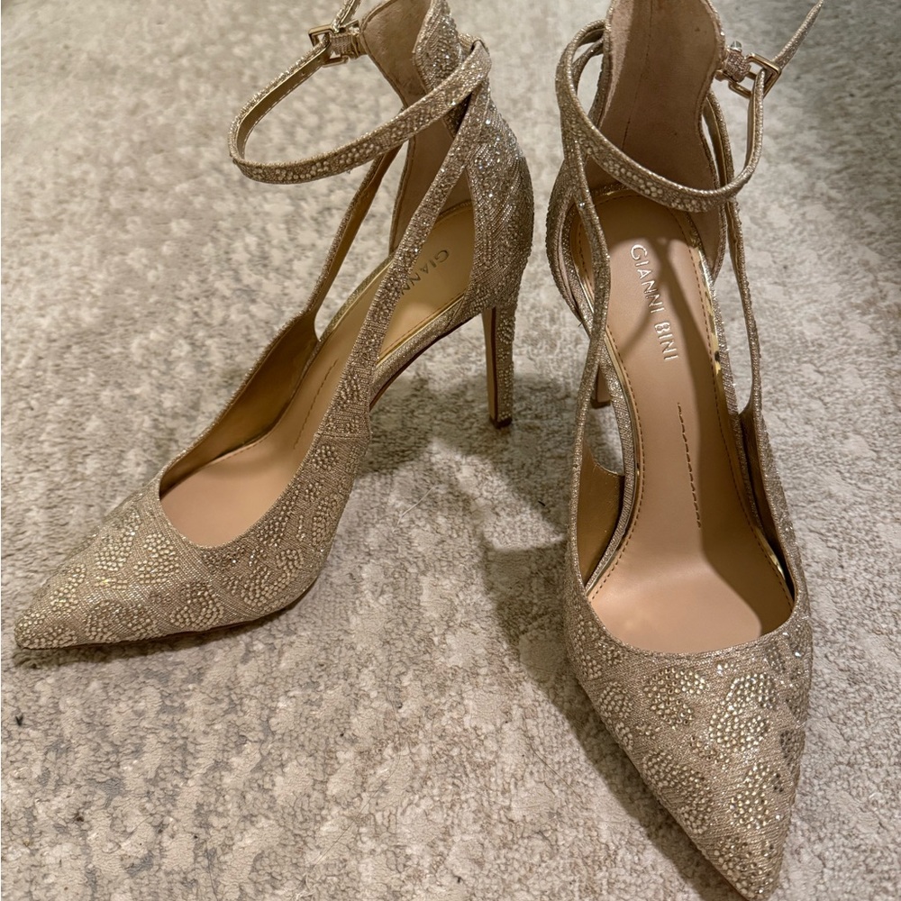 Gianni Bini Leopard Pumps